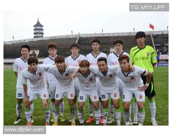 蔡徐坤足球明星身份揭秘与他在球场上的精彩表现分析